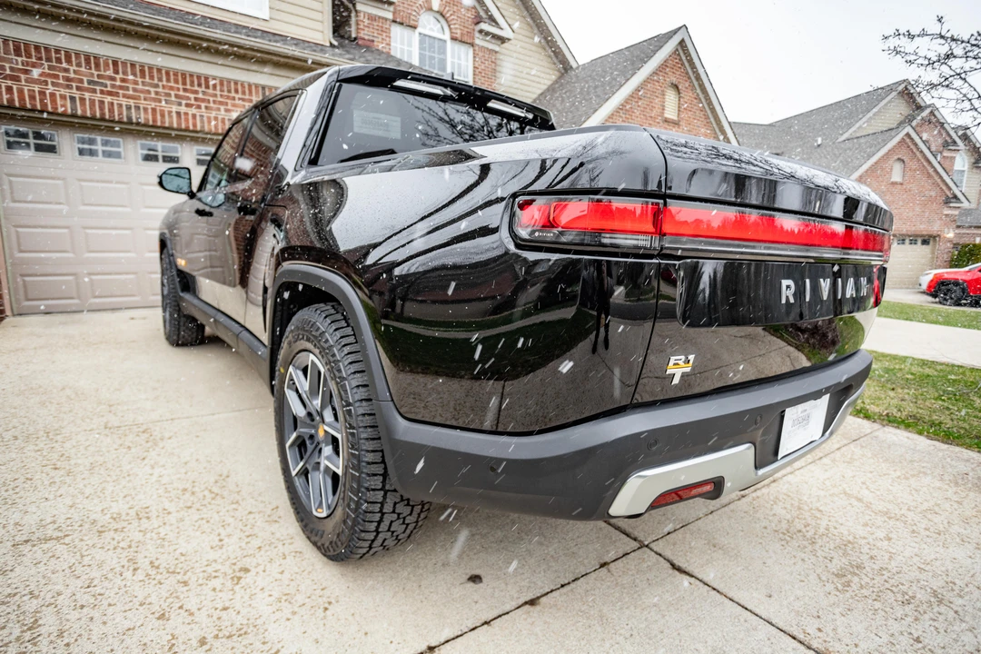 2022 Rivian R1T - Image 16 of 31