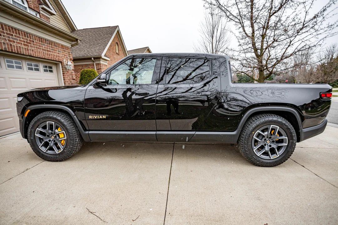 2022 Rivian R1T - Image 14 of 31