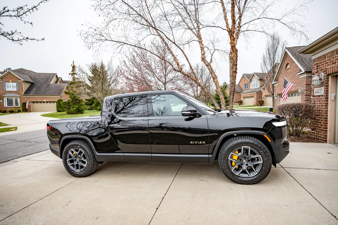 2022 Rivian R1T - Image 23 of 31
