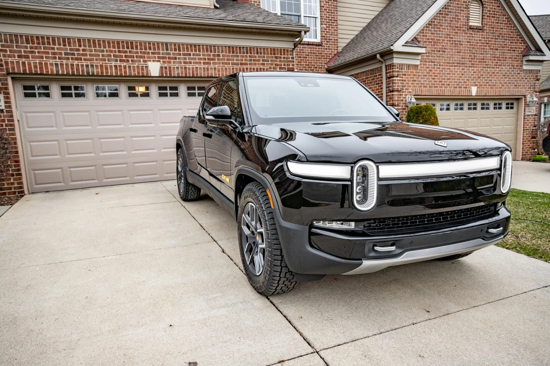 2022 Rivian R1T - Image 24 of 31