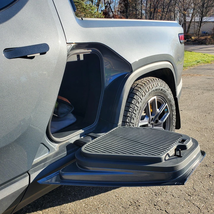 2022 Rivian R1T - Image 25 of 31
