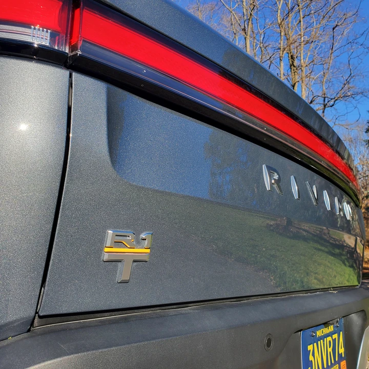2022 Rivian R1T - Image 31 of 31