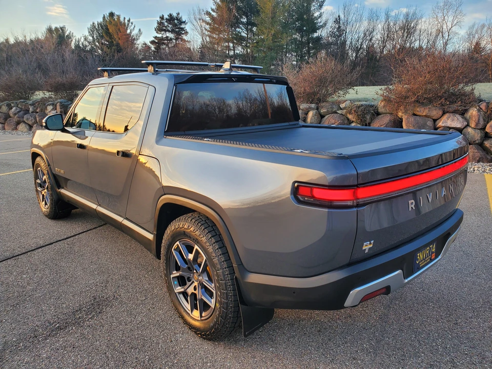 2022 Rivian R1T - Image 8 of 31