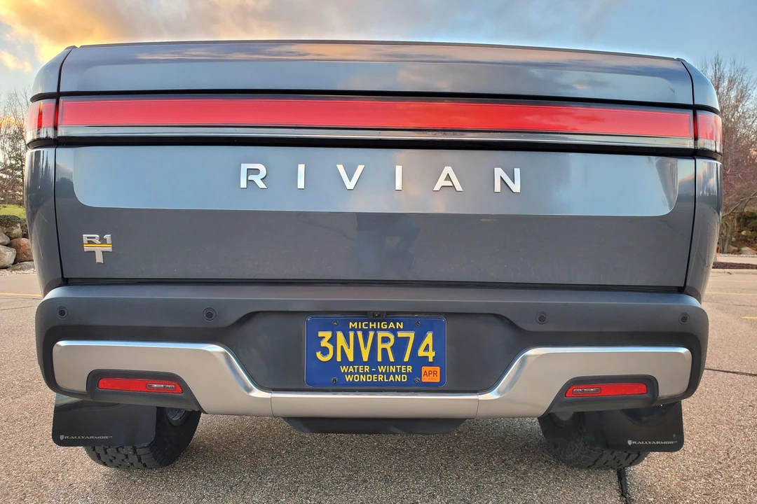 2022 Rivian R1T - Image 5 of 31