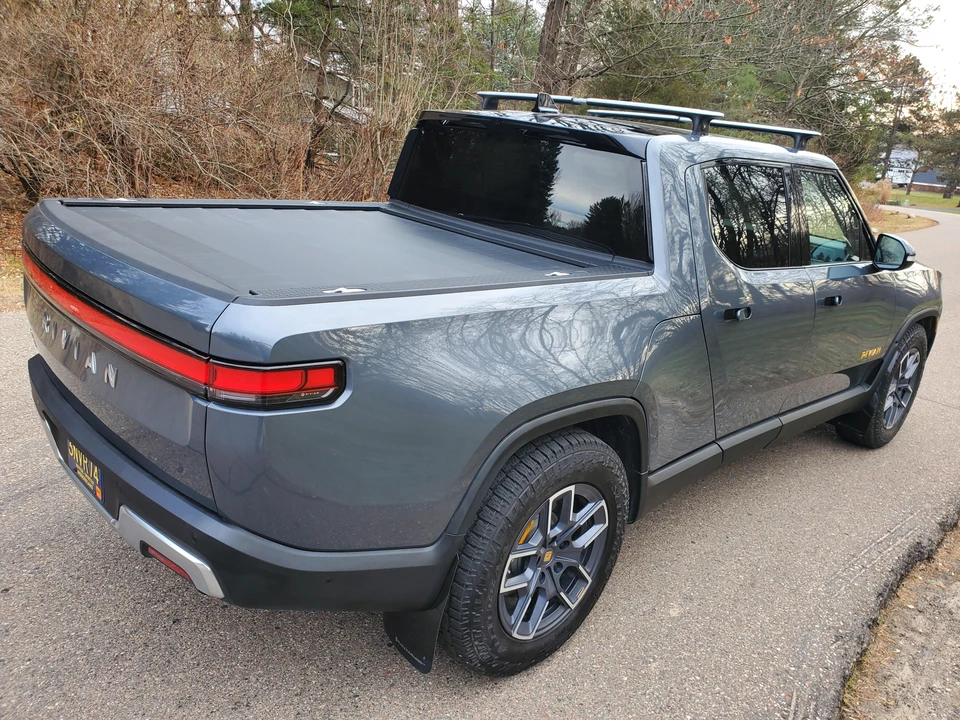 2022 Rivian R1T - Image 10 of 31