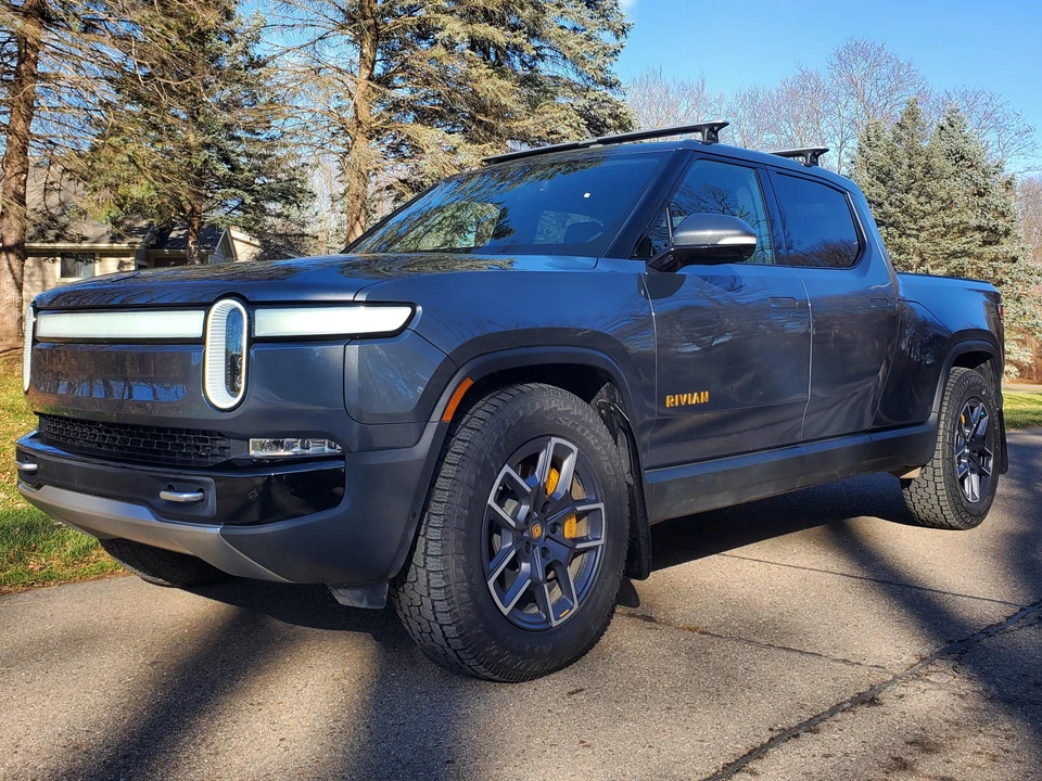 2022 Rivian R1T - Image 6 of 31