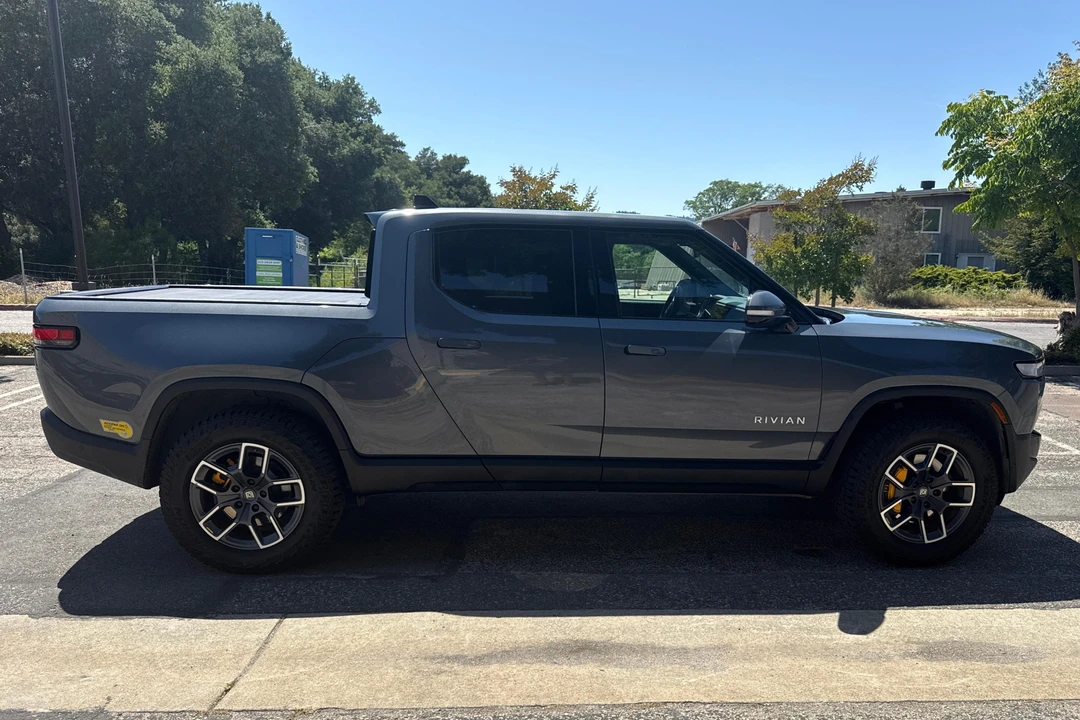 2022 Rivian R1T - Image 3 of 31