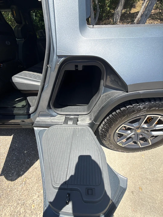 2022 Rivian R1T - Image 25 of 31