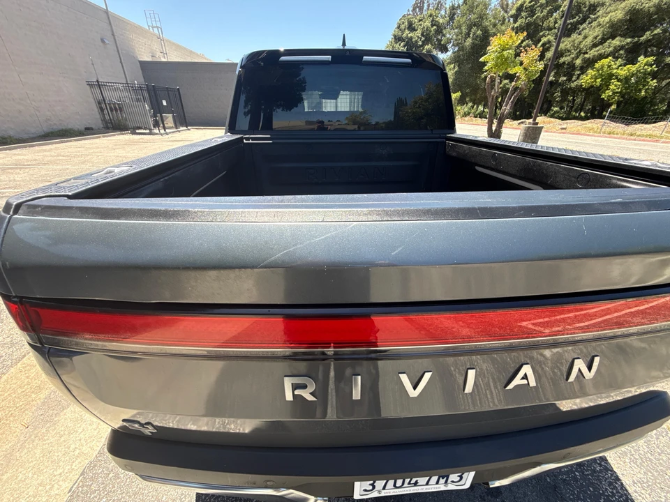 2022 Rivian R1T - Image 31 of 31
