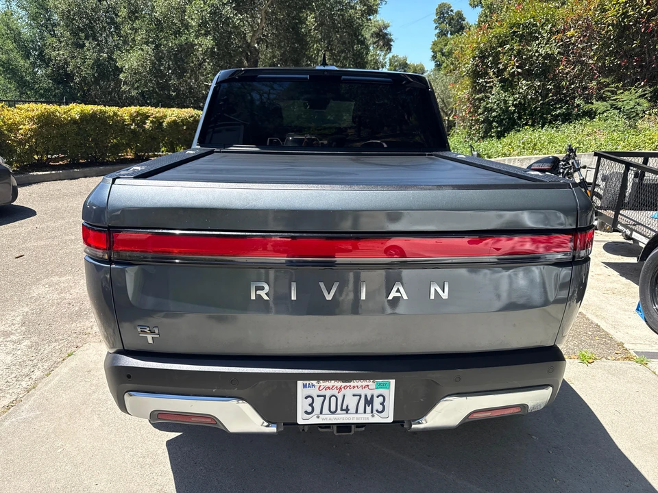 2022 Rivian R1T - Image 11 of 31