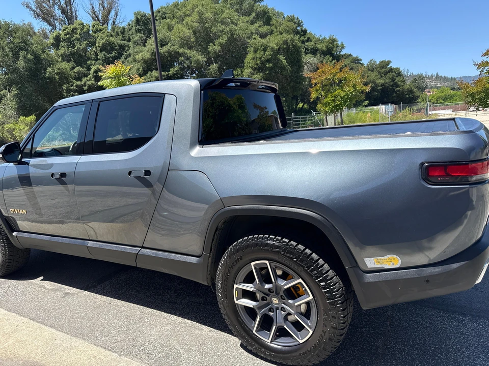 2022 Rivian R1T - Image 24 of 31
