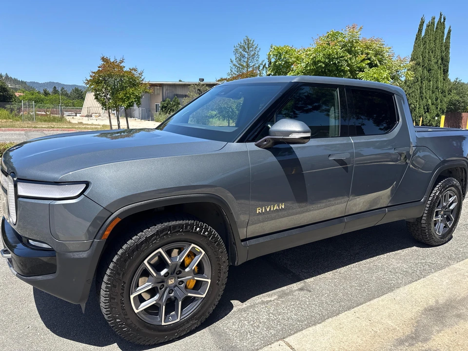 2022 Rivian R1T - Image 19 of 31