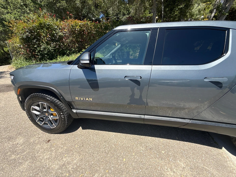 2022 Rivian R1T - Image 23 of 31