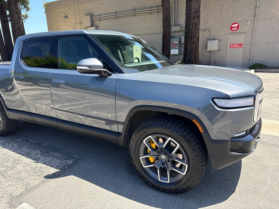 2022 Rivian R1T - Image 13 of 31