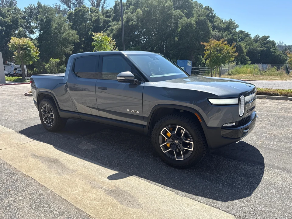 2022 Rivian R1T - Image 12 of 31