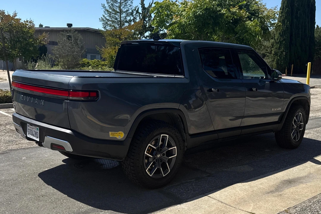 2022 Rivian R1T - Image 4 of 31