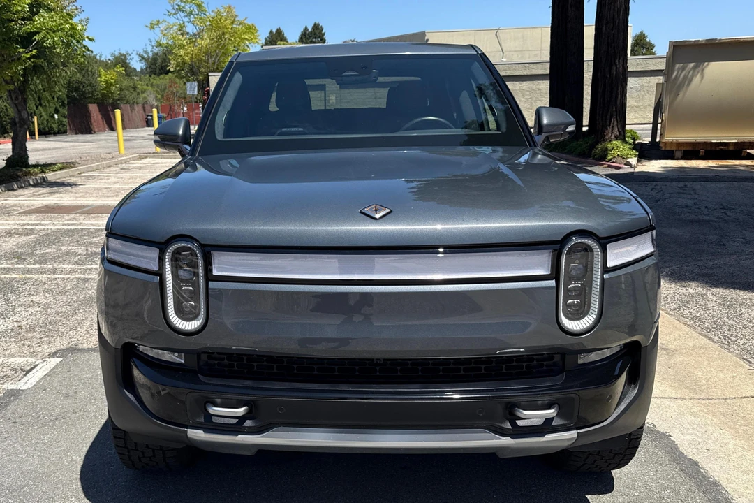 2022 Rivian R1T - Image 2 of 31