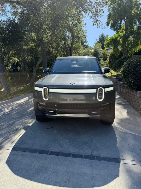 2022 Rivian R1T - Image 7 of 31