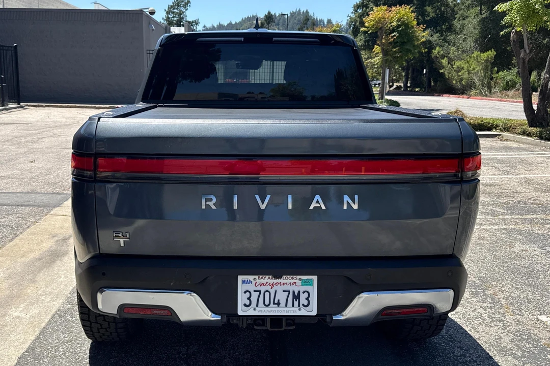2022 Rivian R1T - Image 5 of 31