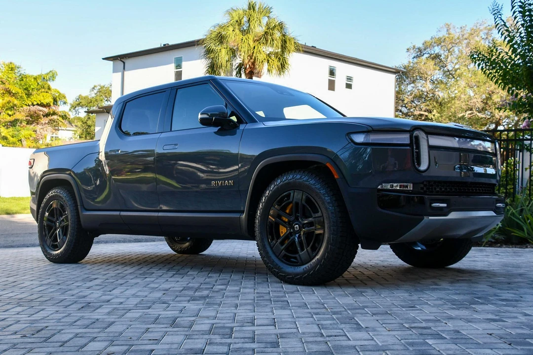 2022 Rivian R1T - Image 6 of 7