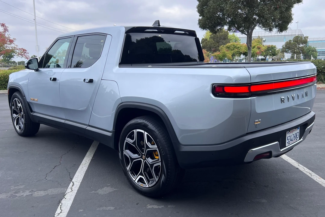 2022 Rivian R1T - Image 4 of 31
