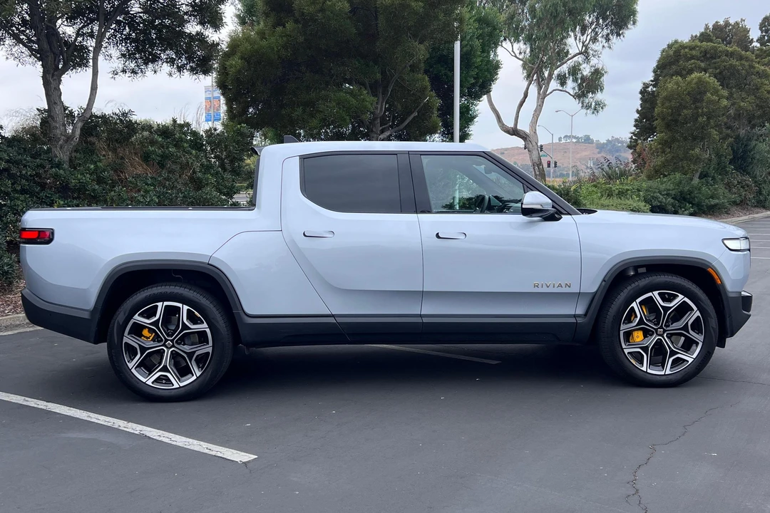 2022 Rivian R1T - Image 3 of 31