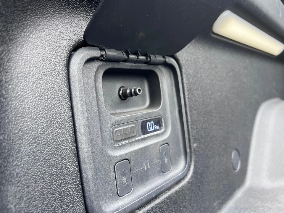 2022 Rivian R1T - Image 29 of 31