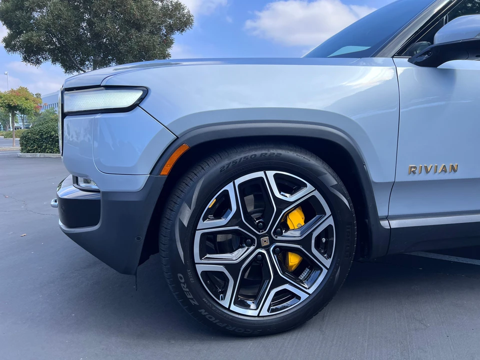 2022 Rivian R1T - Image 15 of 31