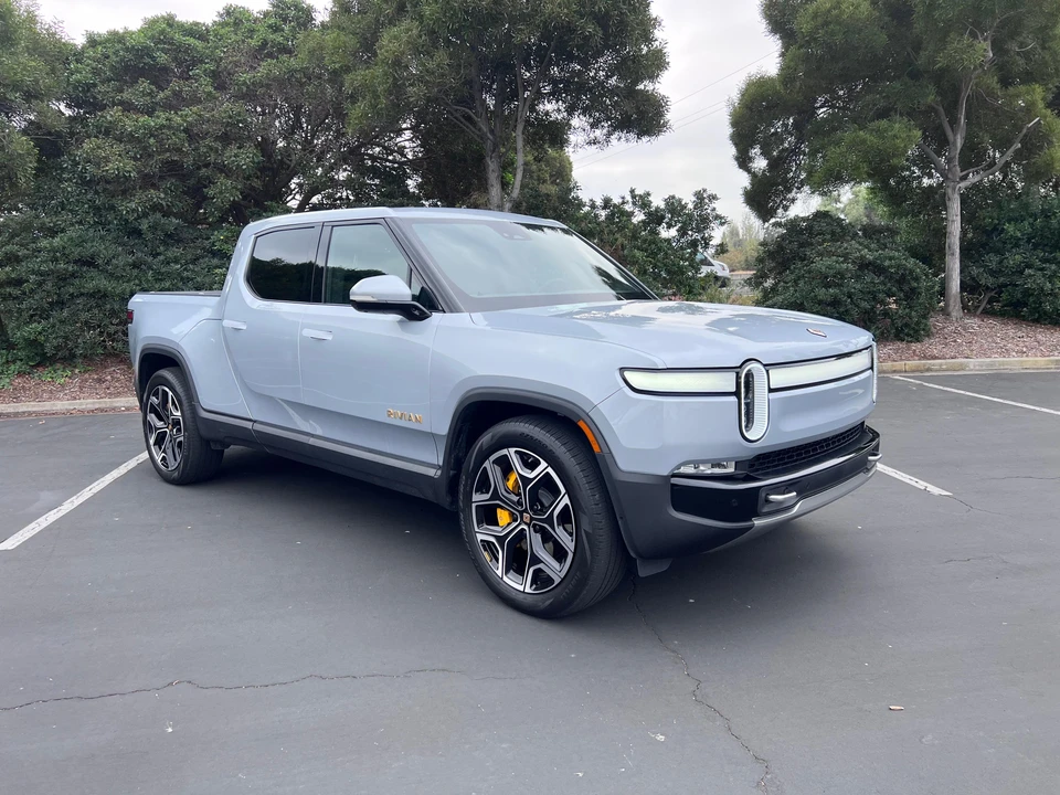 2022 Rivian R1T - Image 11 of 31