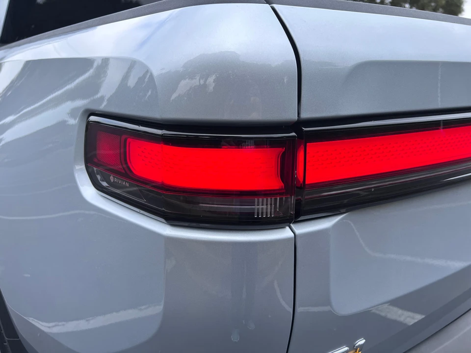 2022 Rivian R1T - Image 23 of 31