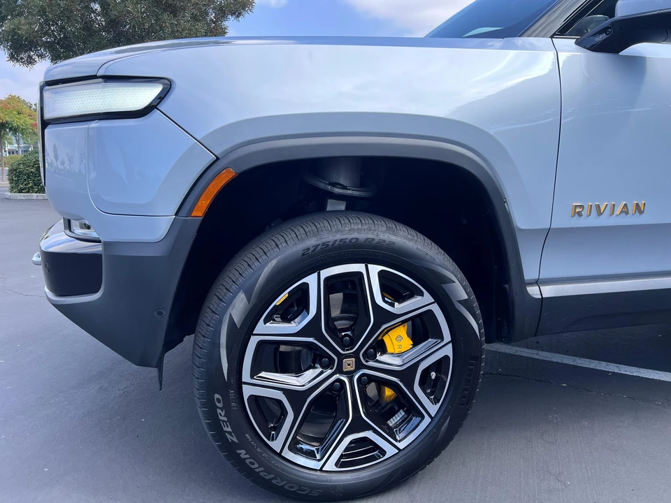 2022 Rivian R1T - Image 16 of 31