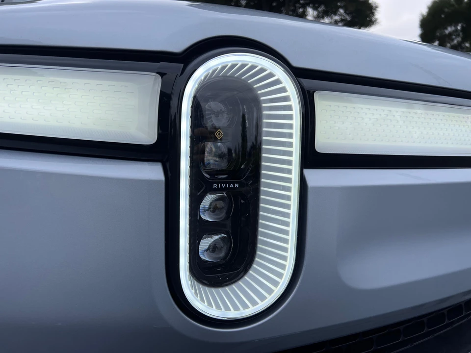 2022 Rivian R1T - Image 12 of 31