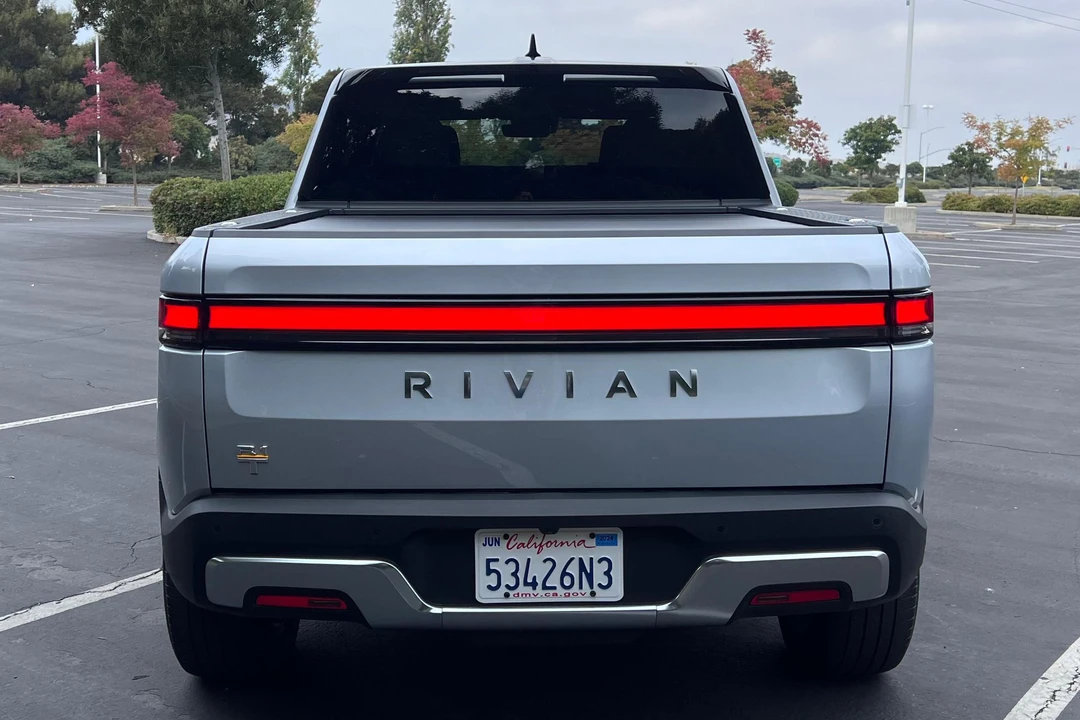 2022 Rivian R1T - Image 5 of 31
