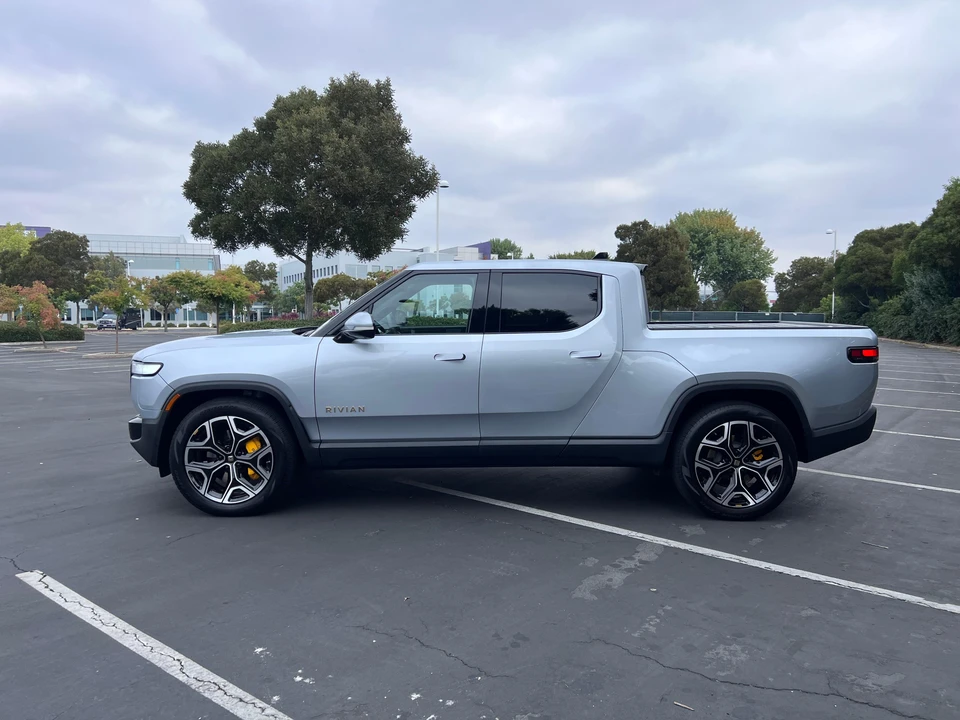 2022 Rivian R1T - Image 9 of 31