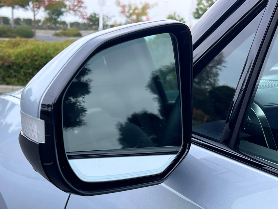 2022 Rivian R1T - Image 17 of 31