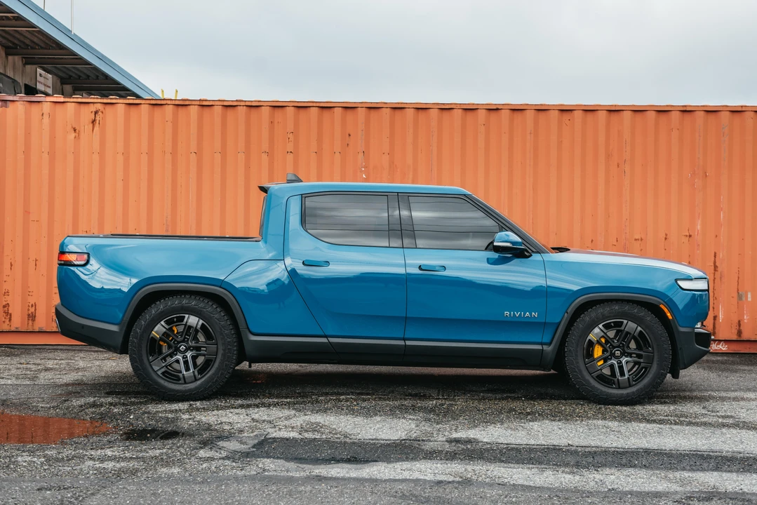 2022 Rivian R1T - Image 9 of 26