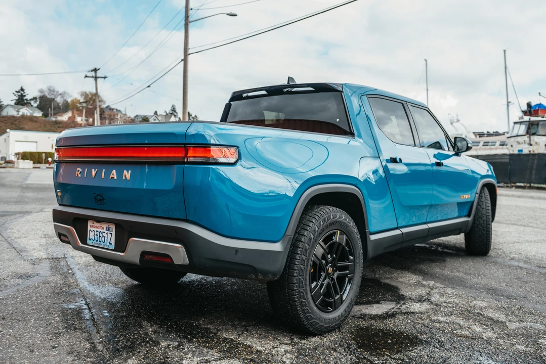 2022 Rivian R1T - Image 8 of 26