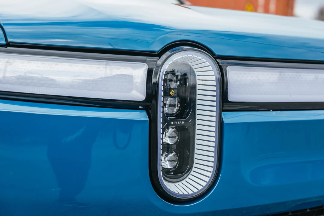2022 Rivian R1T - Image 10 of 26