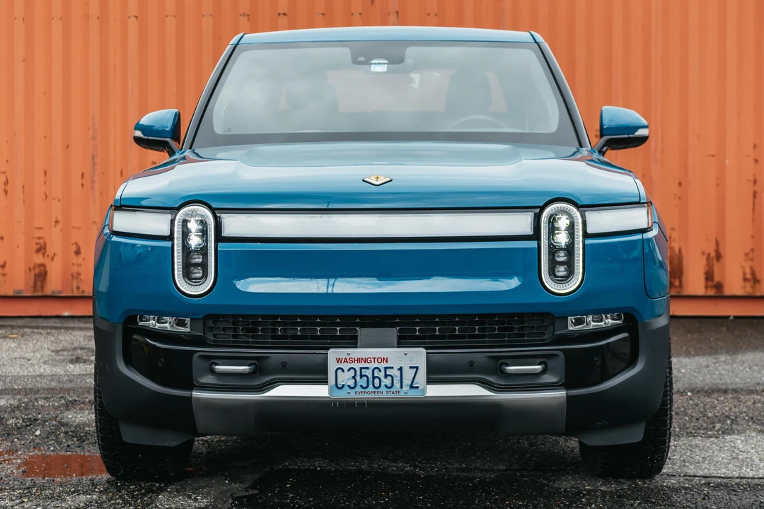 2022 Rivian R1T - Image 2 of 26