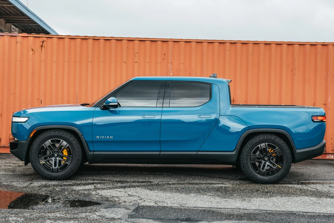 2022 Rivian R1T - Image 3 of 26