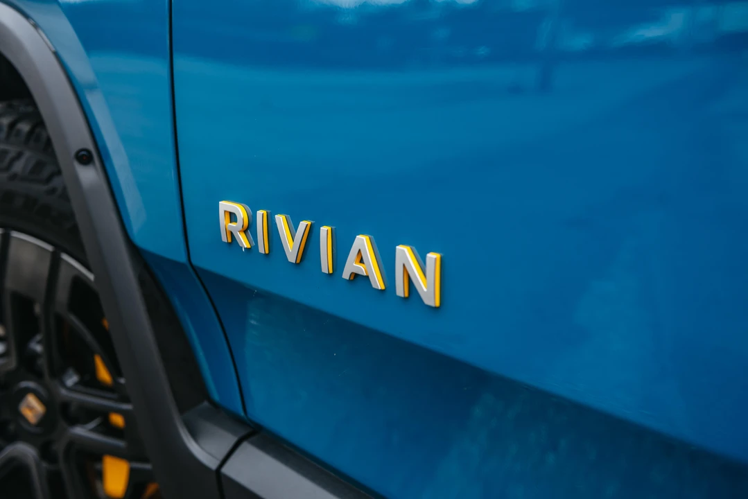 2022 Rivian R1T - Image 18 of 26