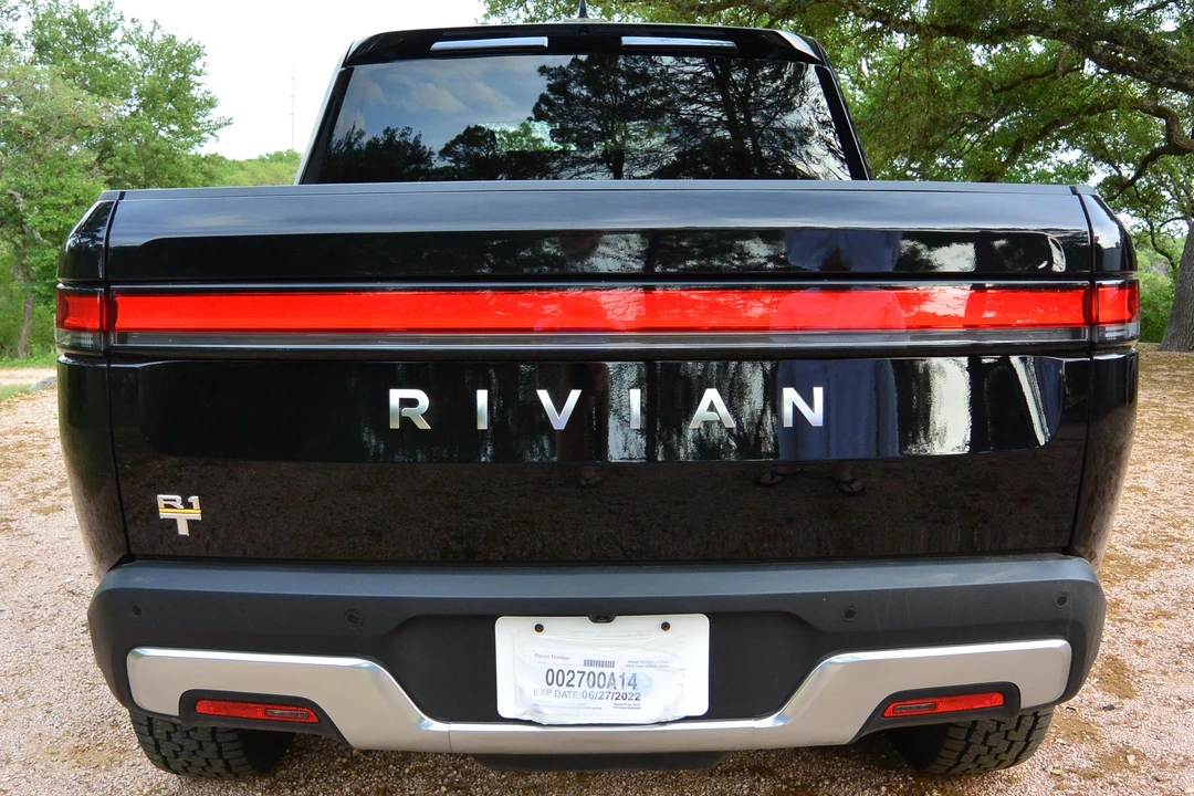 2022 Rivian R1T - Image 5 of 9