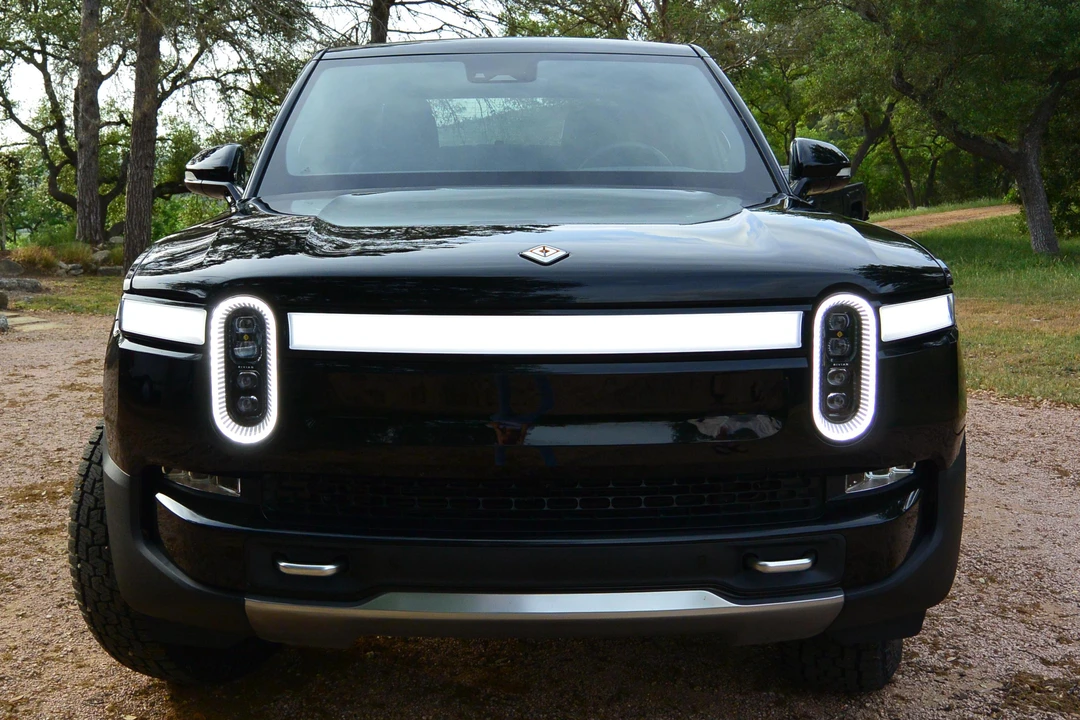 2022 Rivian R1T - Image 2 of 9