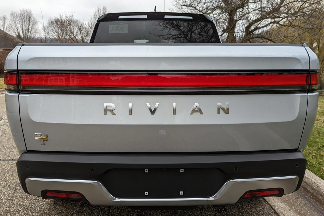 2022 Rivian R1T - Image 5 of 31