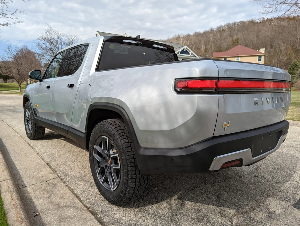 2022 Rivian R1T - Image 12 of 31