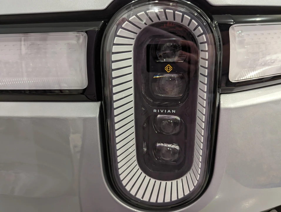 2022 Rivian R1T - Image 20 of 31