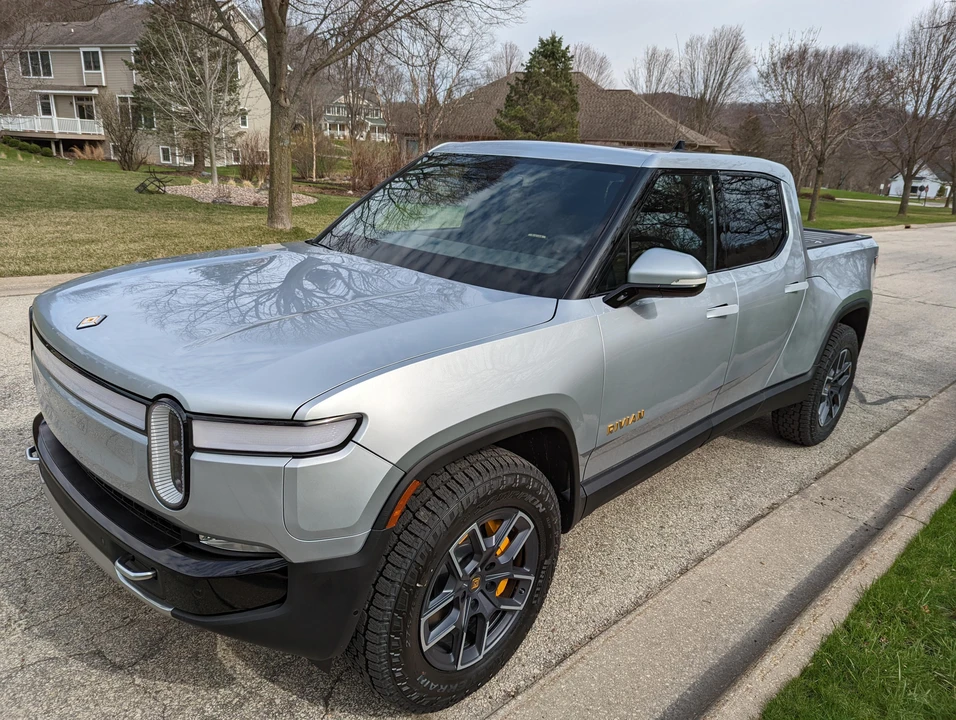 2022 Rivian R1T - Image 10 of 31