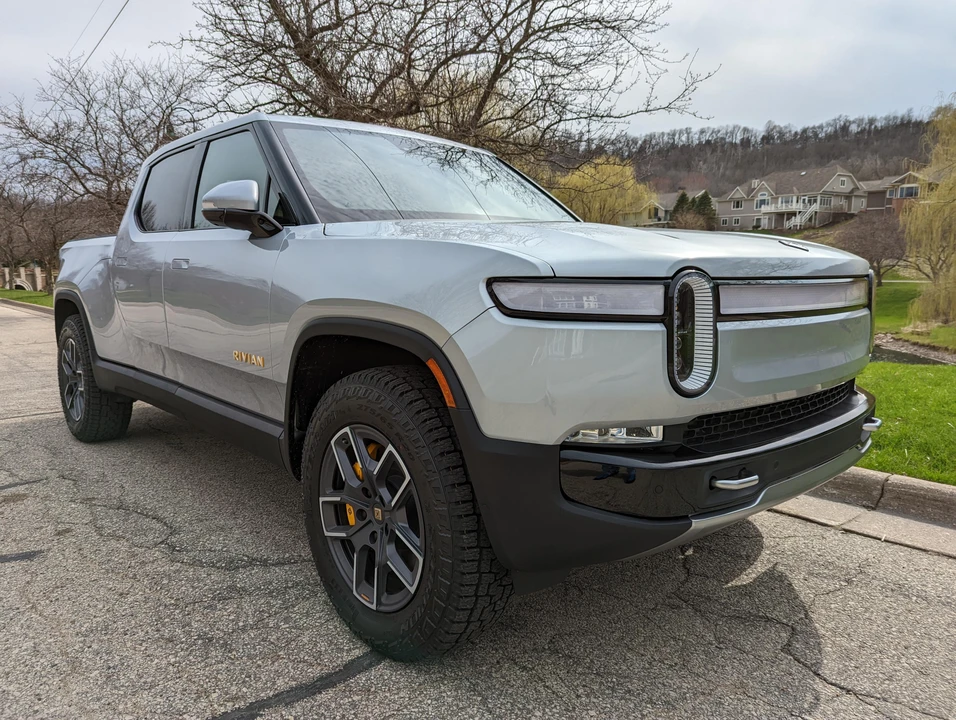 2022 Rivian R1T - Image 16 of 31