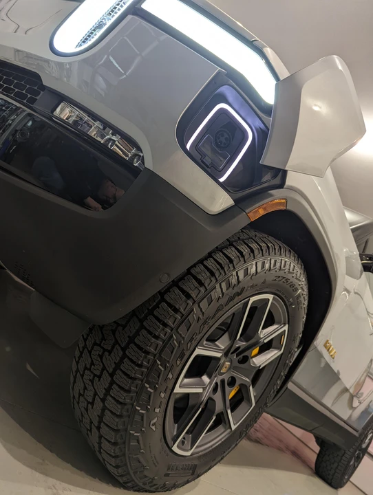 2022 Rivian R1T - Image 22 of 31
