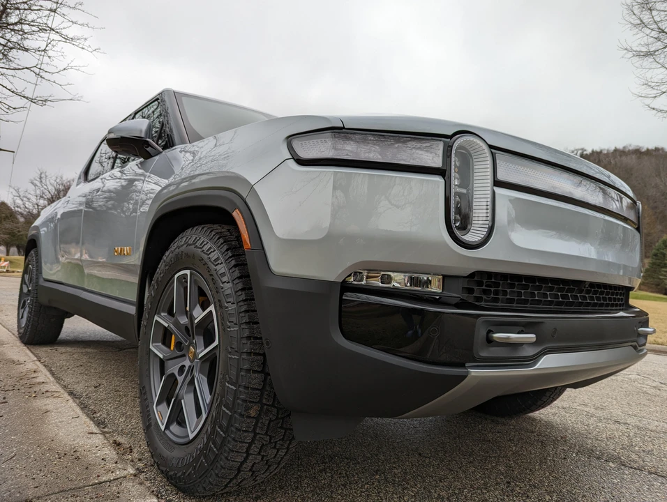 2022 Rivian R1T - Image 18 of 31